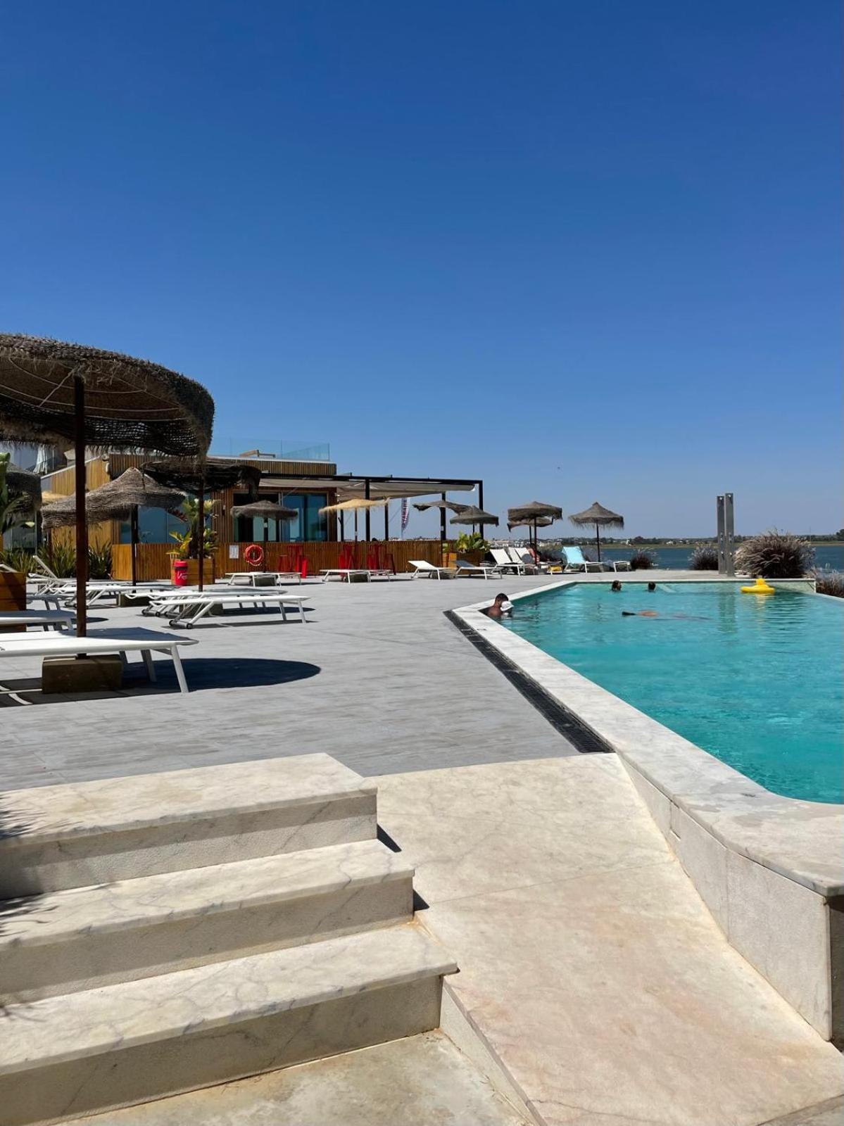 818 Centro Nautico Bungalows Вила-Реал-ди-Санту-Антониу Экстерьер фото